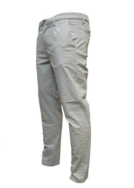 CHINOS